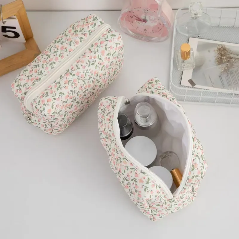 ZHIYIN Pink Floral Lipstick Storage Bag, Skincare Product Storage Bag, Large Capacity Toiletry Bag Make up Tools-3