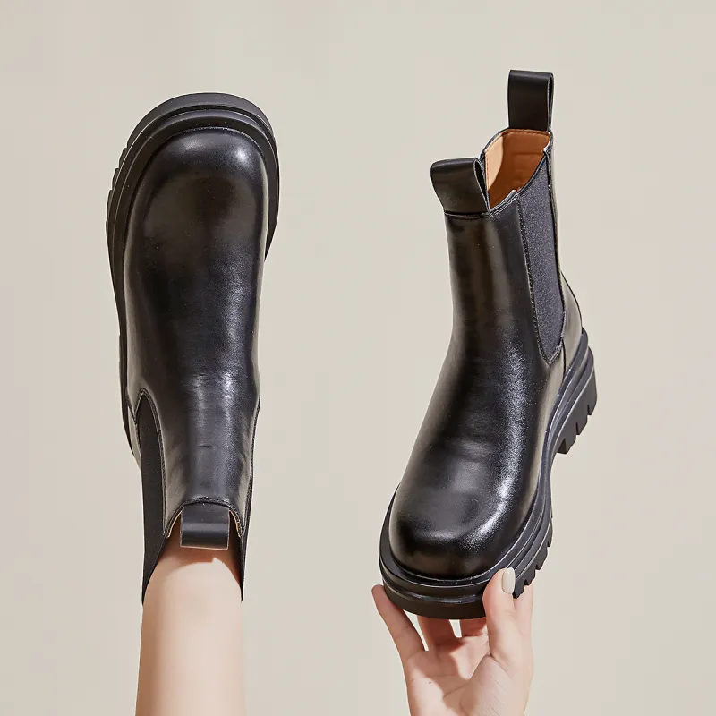 D FUSE SCANDINAVIA Short Chelsea Boots Women's Black-1