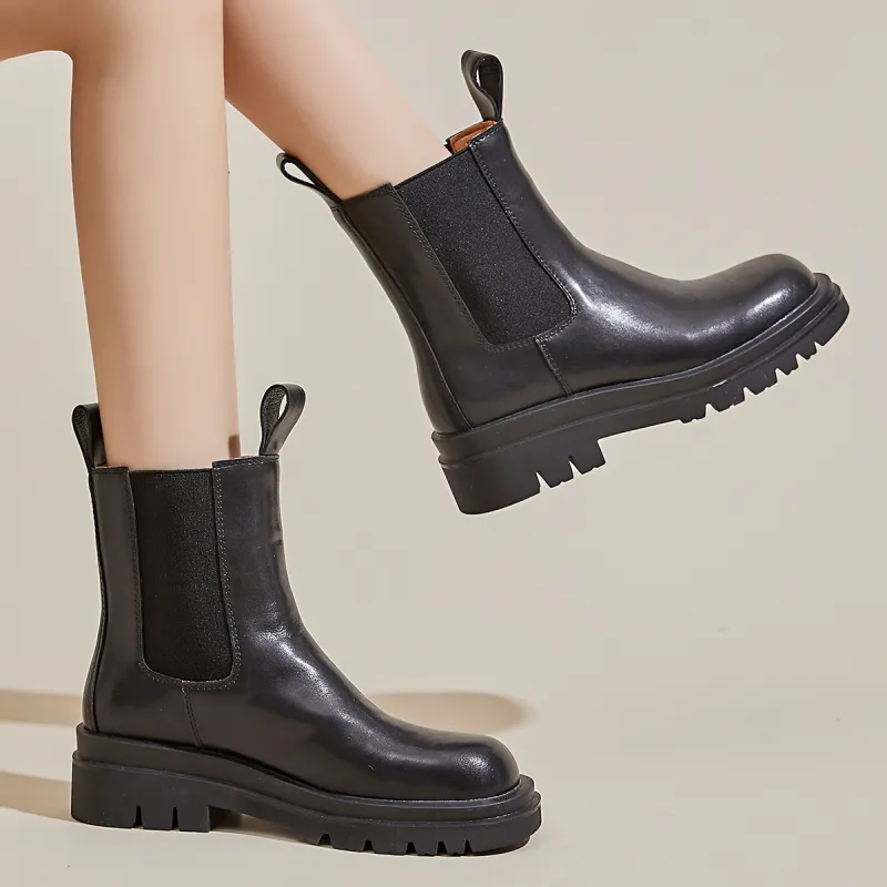 D FUSE SCANDINAVIA Short Chelsea Boots Women's Black-5