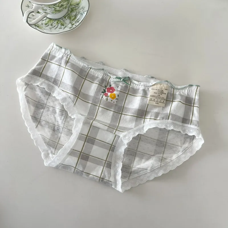 Gentle Welcome Underpants Women's Combo Set-13