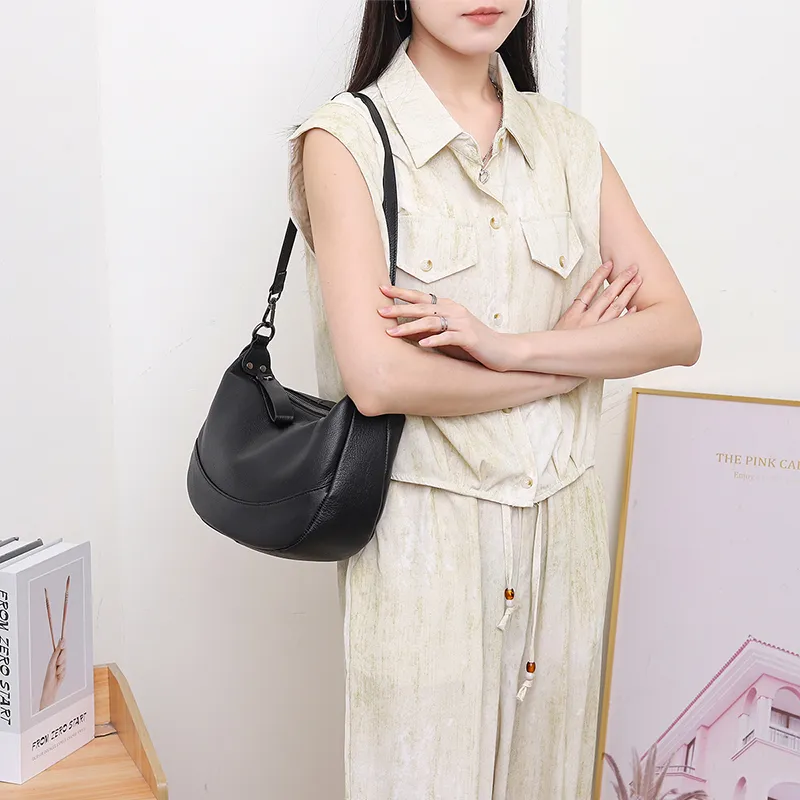 Old Man's Head Top Grain Cow Leather Shoulder Bag Women's Black/White/Green/Flesh Pink-1