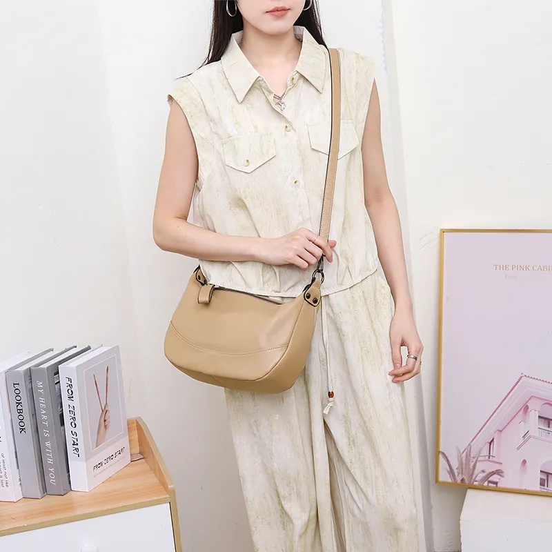 Old Man's Head Top Grain Cow Leather Shoulder Bag Women's Black/White/Green/Flesh Pink-19