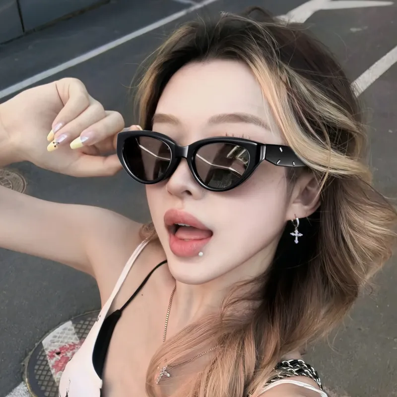 COLORE.IN TR/Memory Plastic Butterfly Sunglasses Unisex-4