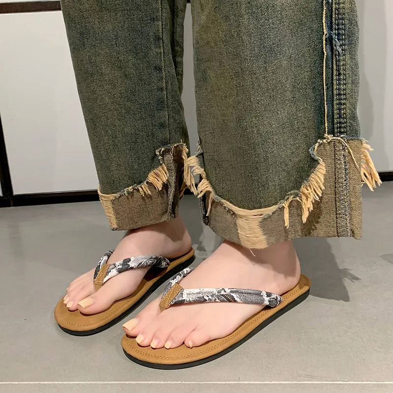 AJPAP Rubber Sole Embroidery Odor Resistant, Slip Resistant, Quick Dry Flip Flops Women's-12