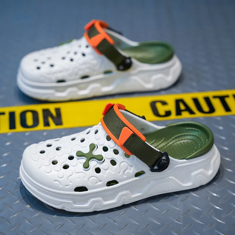 Budding Bear Clogs Men-12
