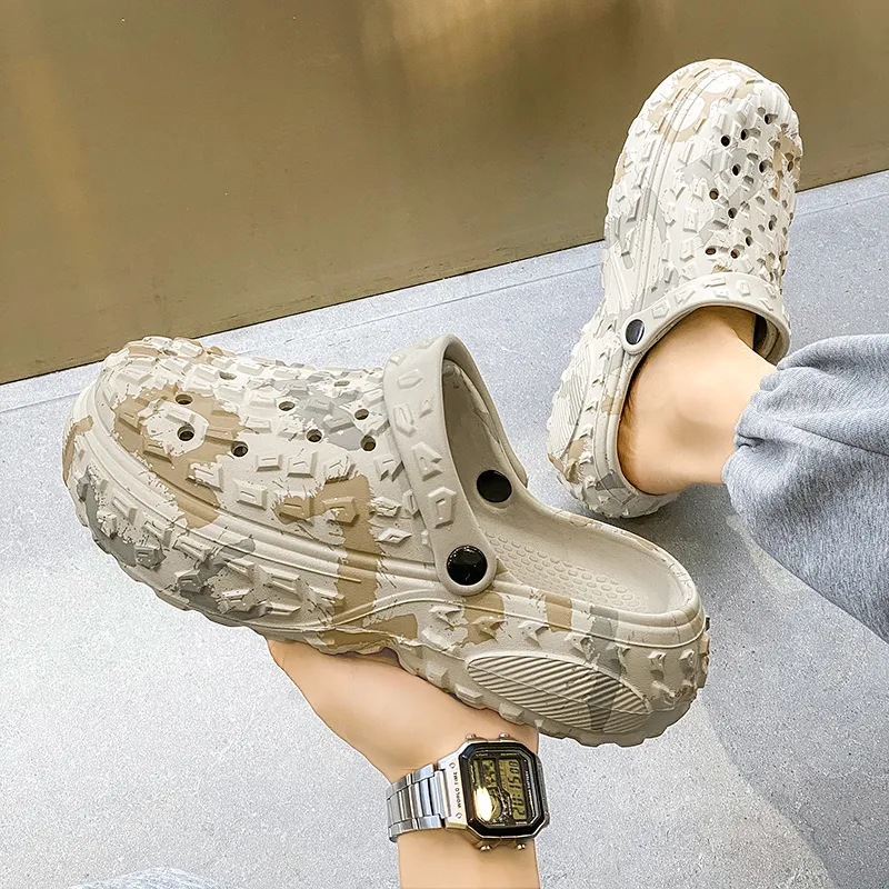 Budding Bear Clogs Men-9