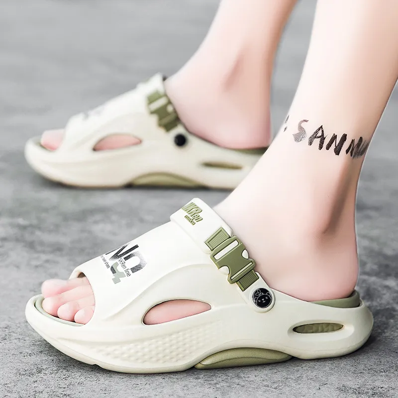 Budding Bear Beach Sandals Men's-18