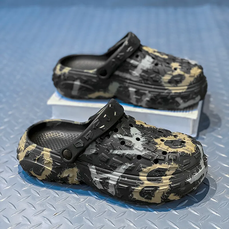 Budding Bear Clogs Men-3