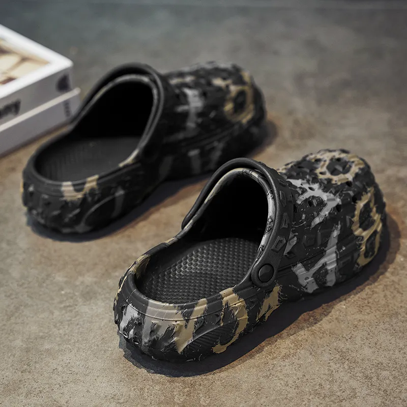 Budding Bear Clogs Men-1