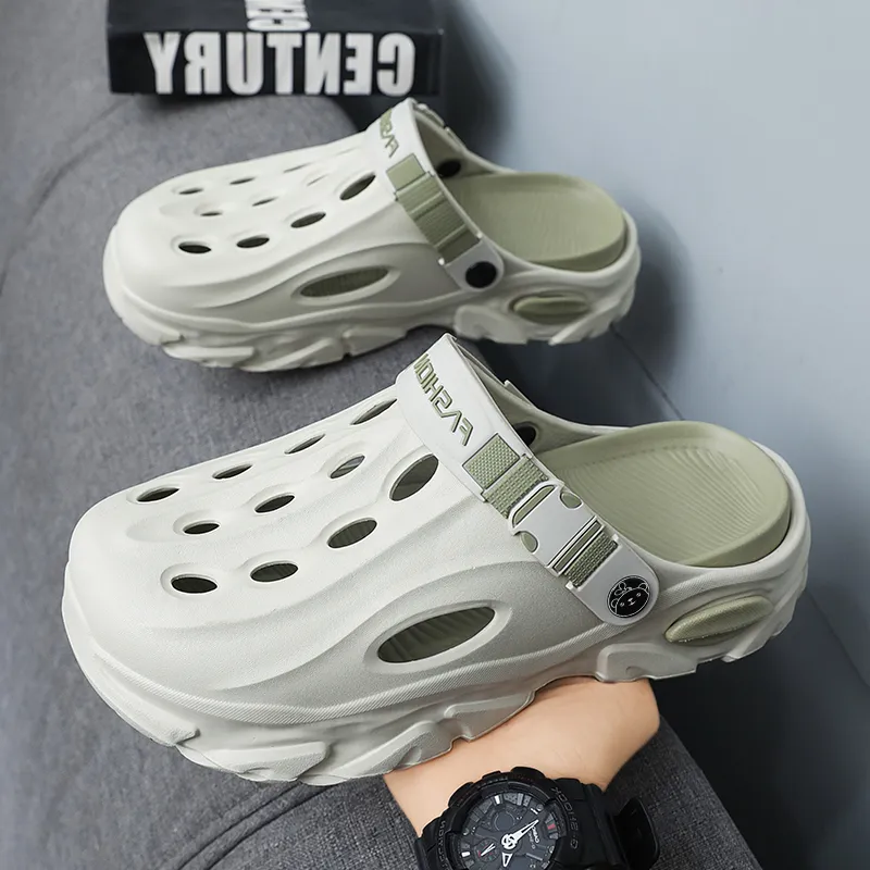 Budding Bear Clogs Men-12