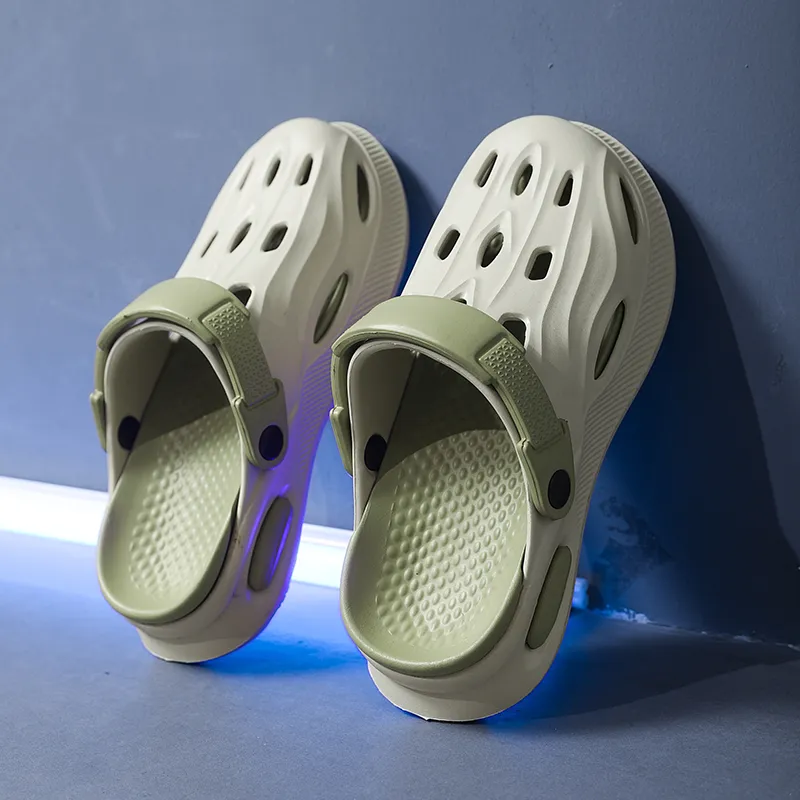 Budding Bear Clogs Men-10