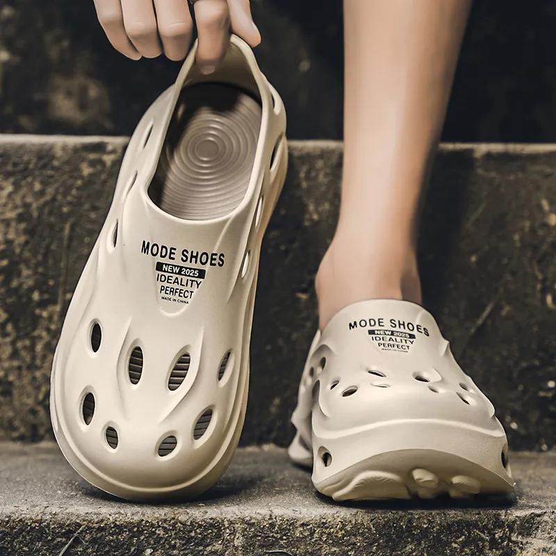 Budding Bear Clogs Men-8