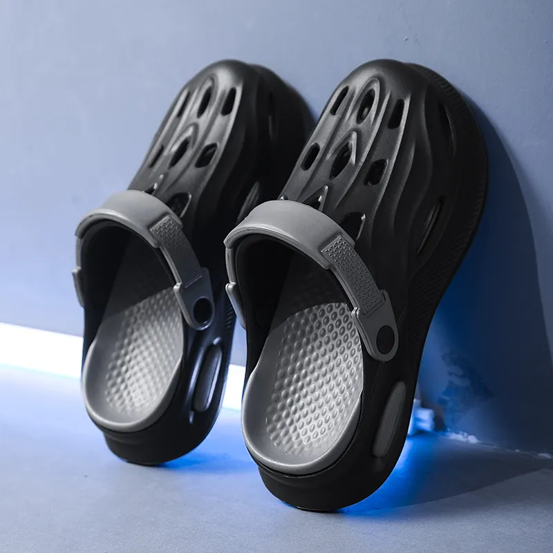Budding Bear Clogs Men-2