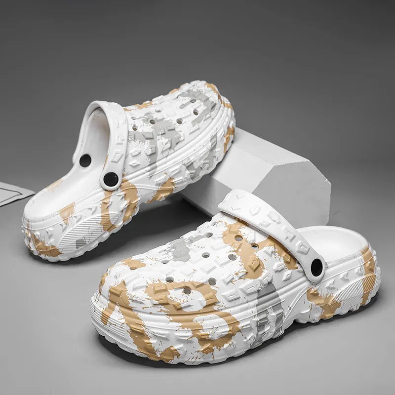 Budding Bear Clogs Men-11