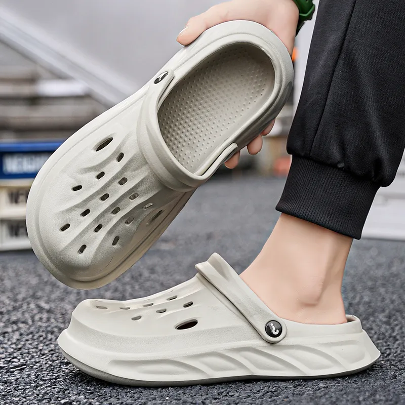 Budding Bear Clogs Men-9