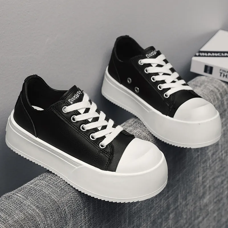 Budding Bear Low-Top Skateboard Shoes Unisex Black-4