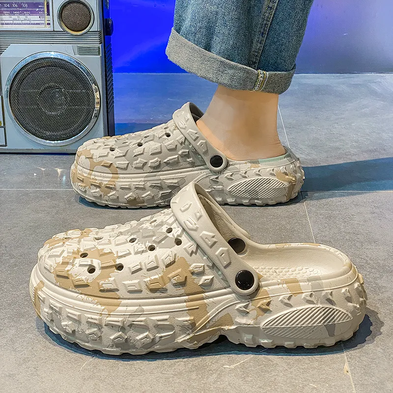 Budding Bear Clogs Men-8