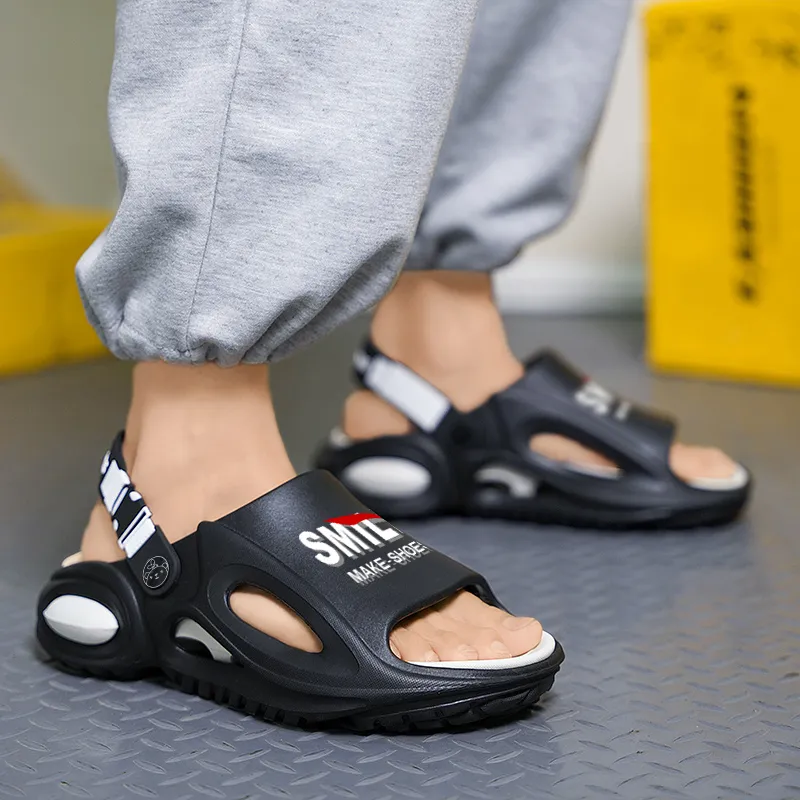 Budding Bear Beach Sandals Unisex-9
