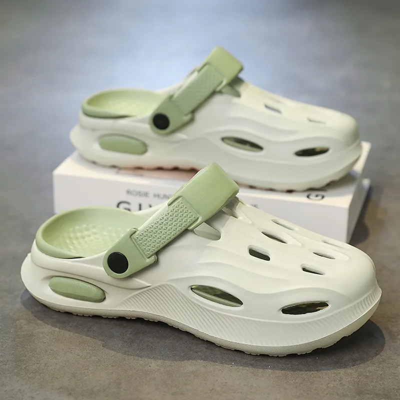 Budding Bear Clogs Men-9