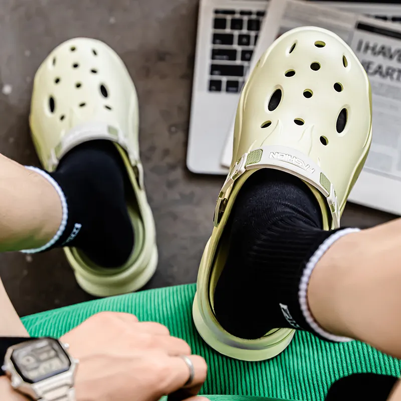 Budding Bear Clogs Men-11