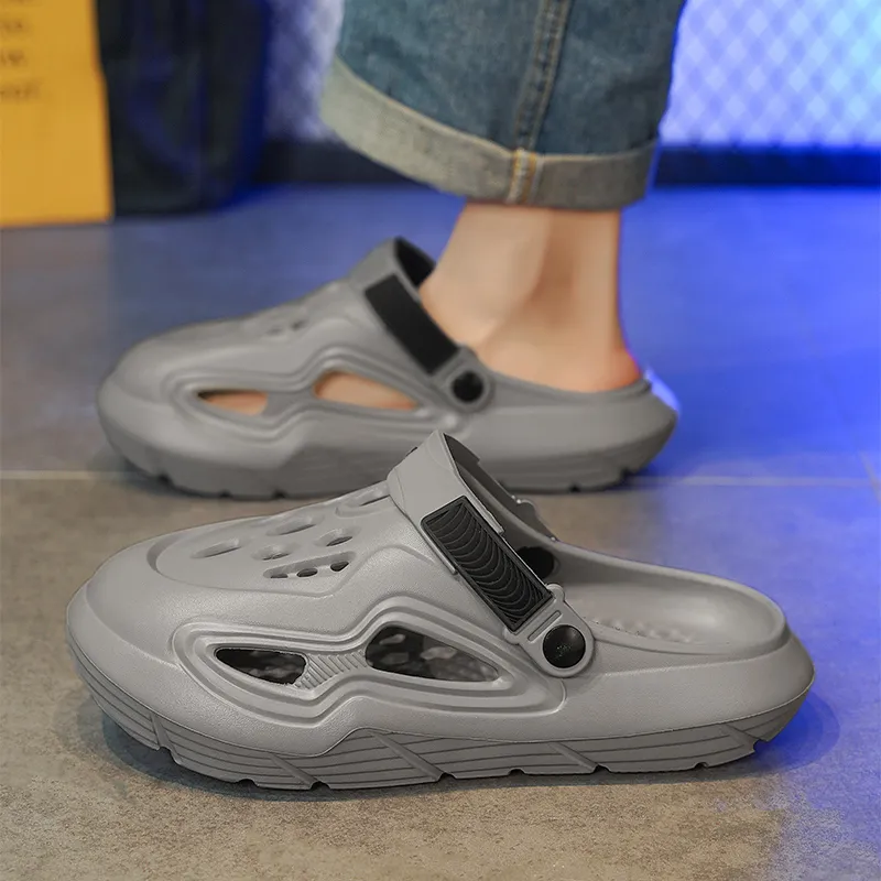 Budding Bear Clogs Men-11