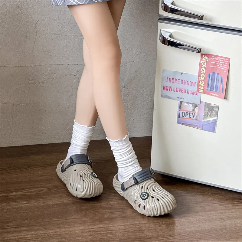 Budding Bear Clogs Women's-8
