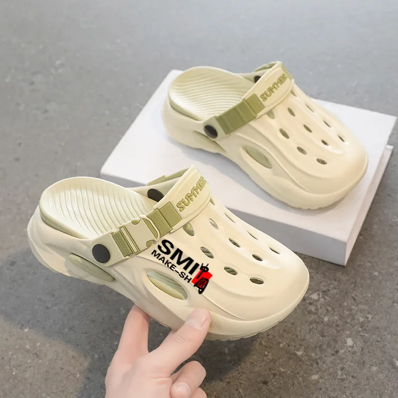 Budding Bear Clogs Unisex-8