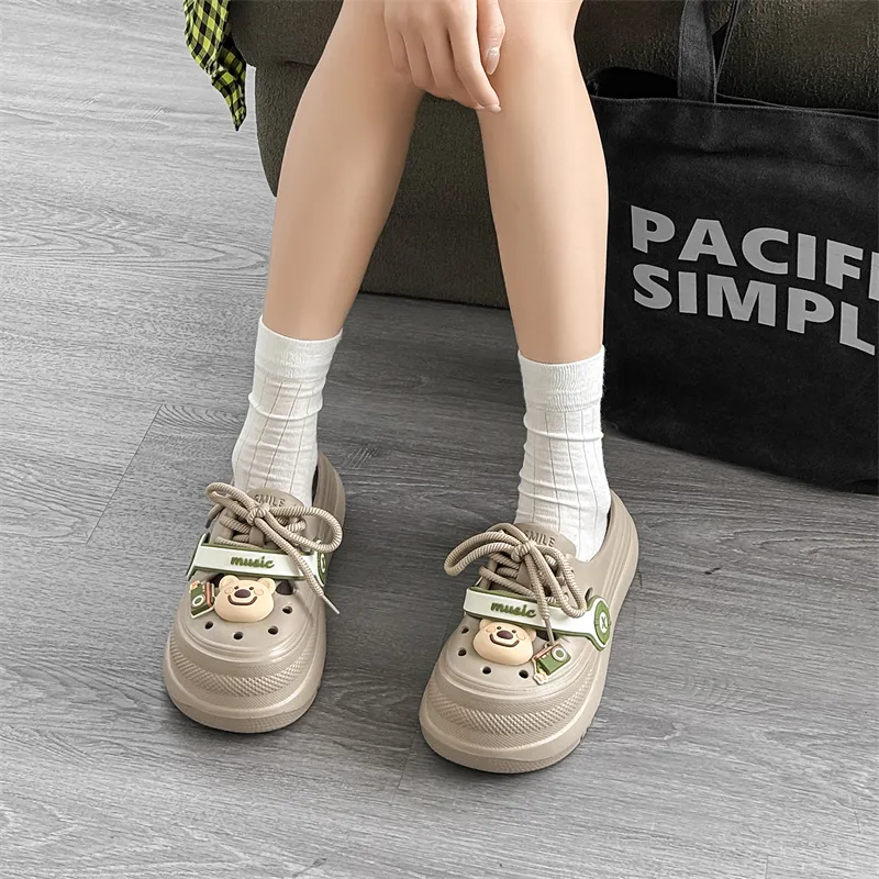 Budding Bear Clogs Women's-6