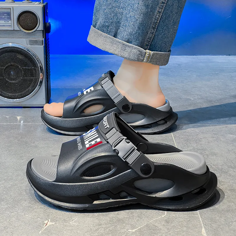 Budding Bear Beach Sandals Unisex-8