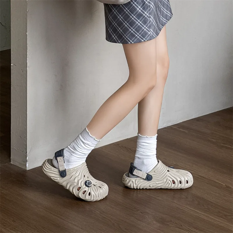 Budding Bear Clogs Women's-9