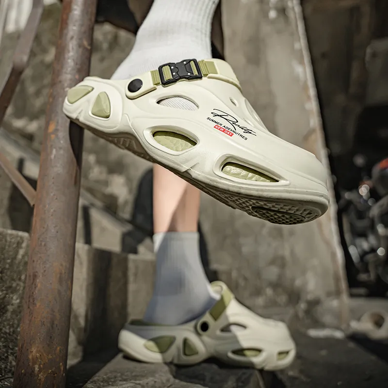 Budding Bear Clogs Men-2