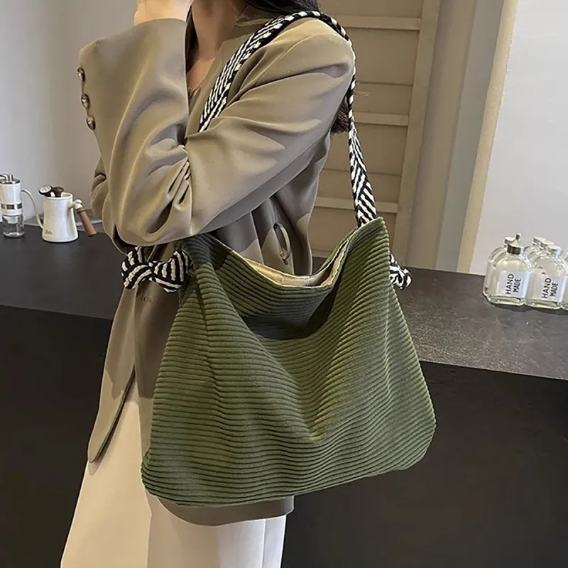 PT'SON Fabric Underarm Shoulder Bag Tote Regular Women's Green-1