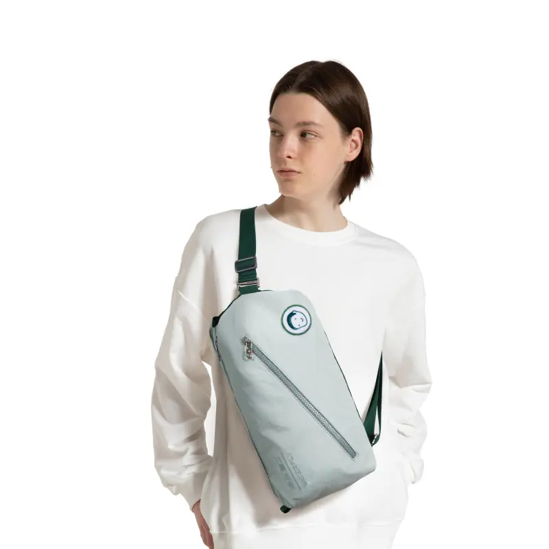 WATERFLY Zen Style Hu Er Collaboration Edition Nylon Crossbody Bag Unisex Green Grape Matcha-2