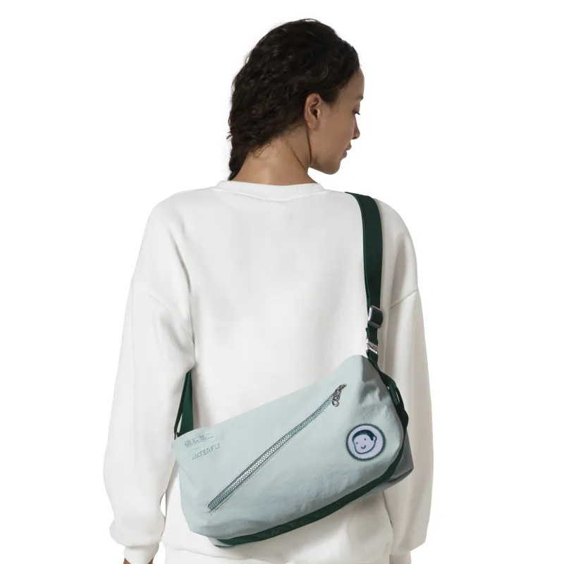 WATERFLY Zen Style Hu Er Collaboration Edition Nylon Crossbody Bag Unisex Green Grape Matcha-3