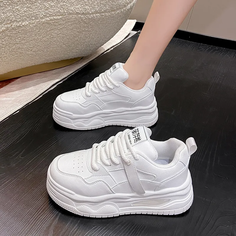 Budding Bear Slip Resistant Low Top Skateboard Shoes Women's-7