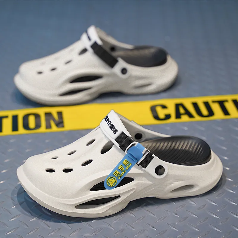 Budding Bear Clogs Men-2