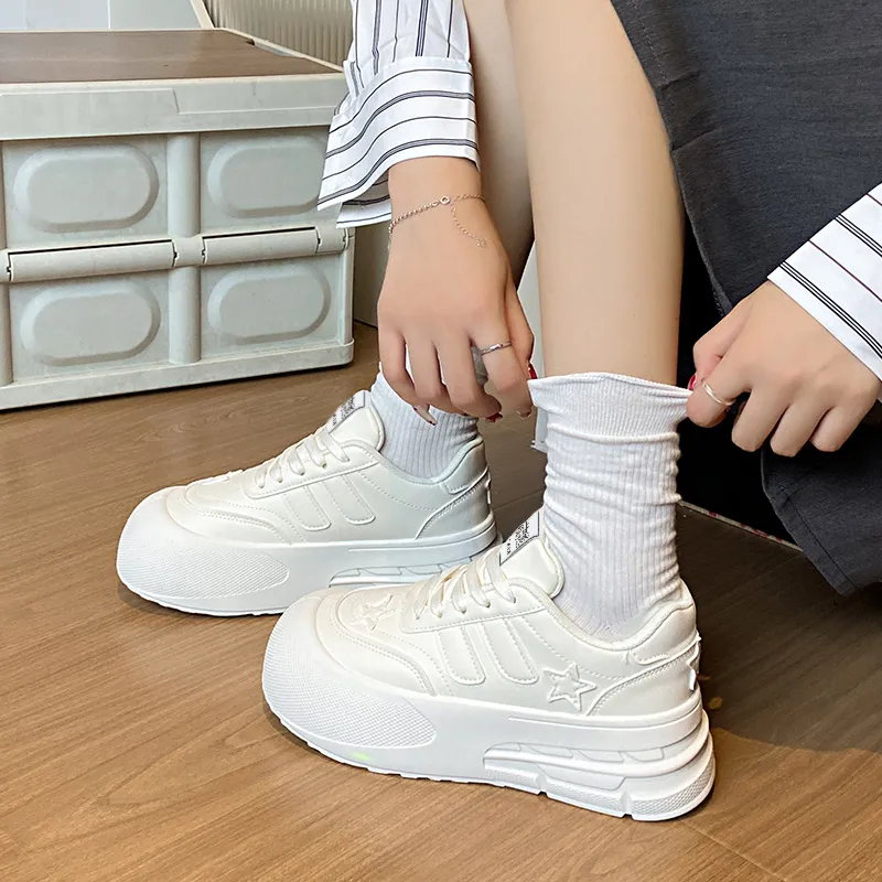 Budding Bear Low Top Skateboard Shoes Women's-2