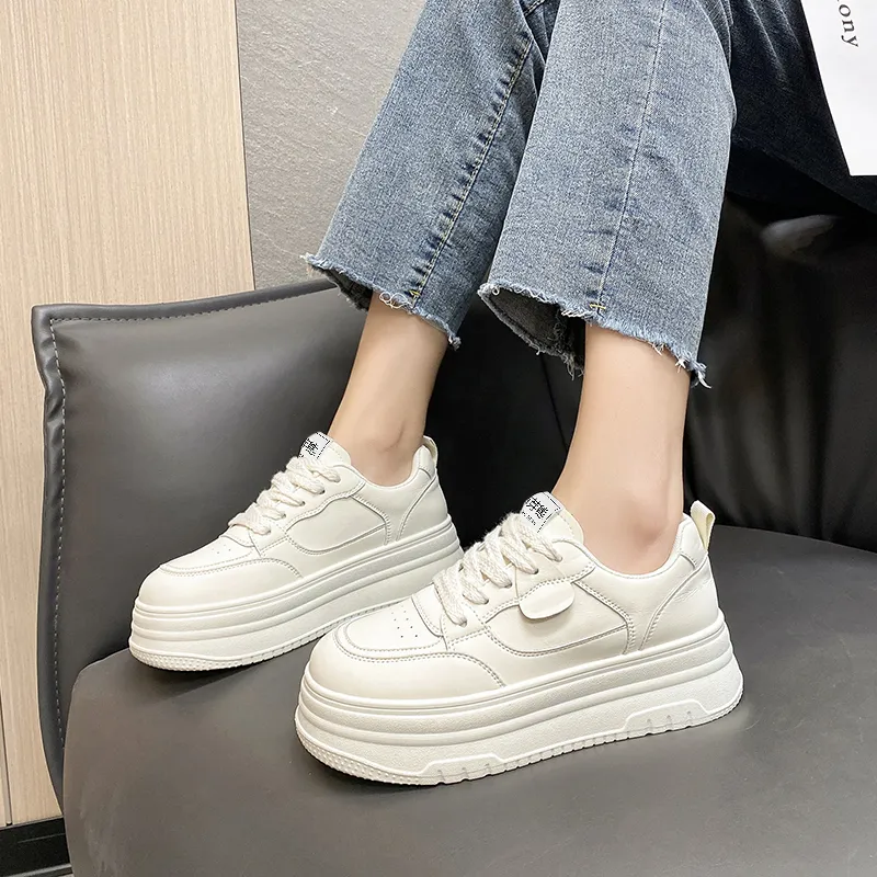 Budding Bear Slip Resistant Waterproof Low Top Skateboard Shoes Women's-1
