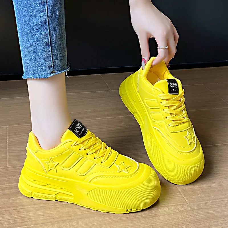 Budding Bear Low Top Skateboard Shoes Women's-7