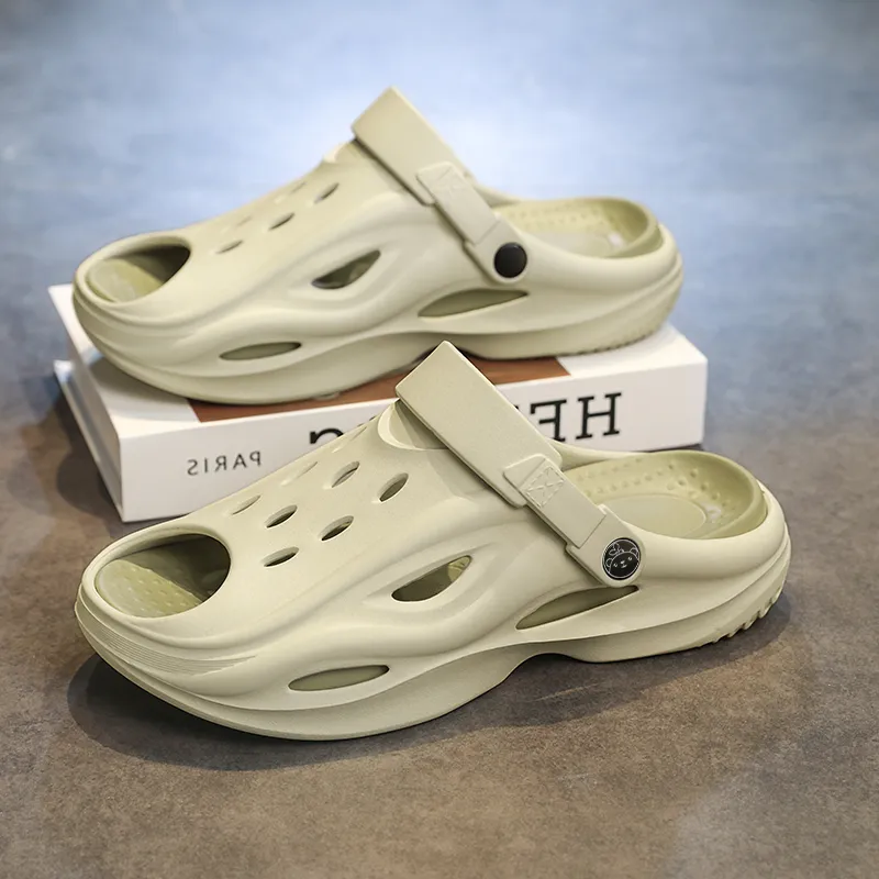 Budding Bear Beach Sandals Men's-11