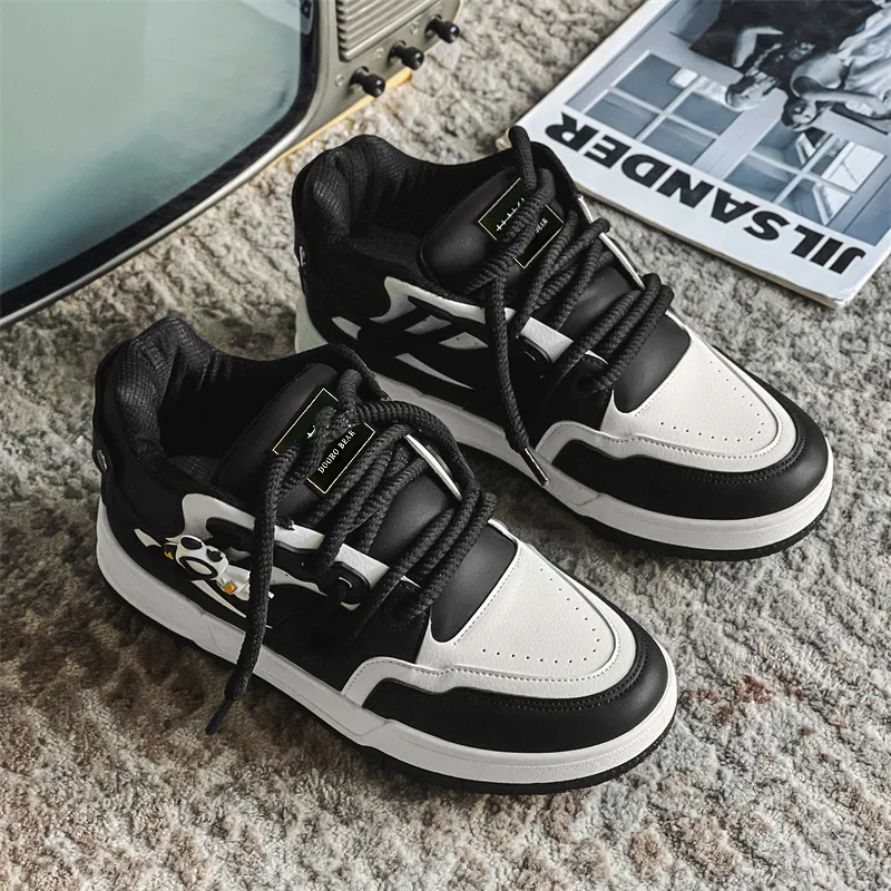 Budding Bear Low Top Skateboard Shoes Men's Black-3