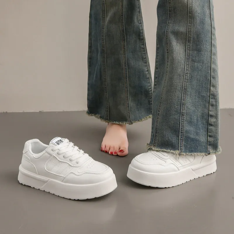 Budding Bear Slip-Resistant Low-Top Skateboard Shoes Women's-1