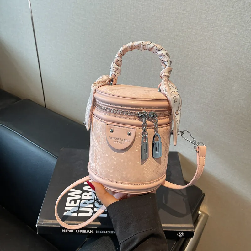 Yalu PU Bucket Bag, One Shoulder Handbag Unisex Multicolor-4