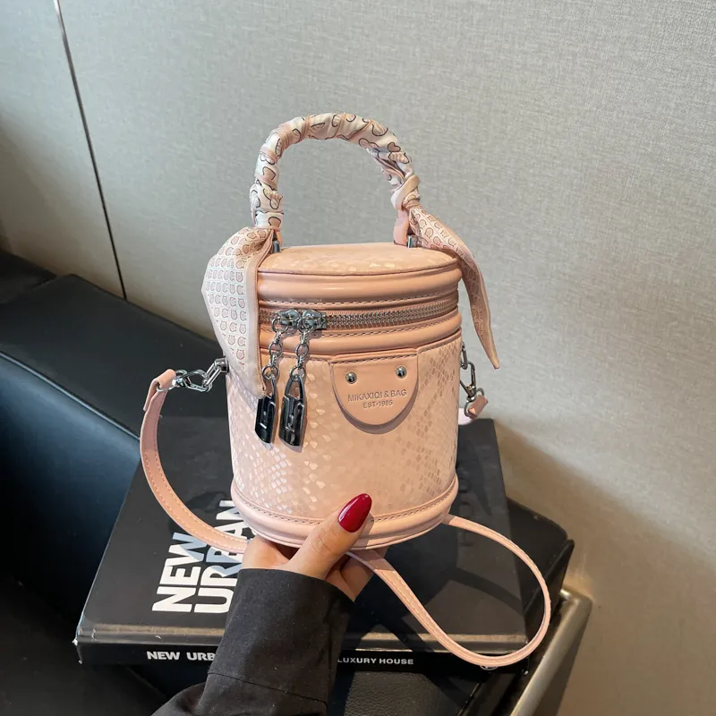 Yalu PU Bucket Bag, One Shoulder Handbag Unisex Multicolor-5