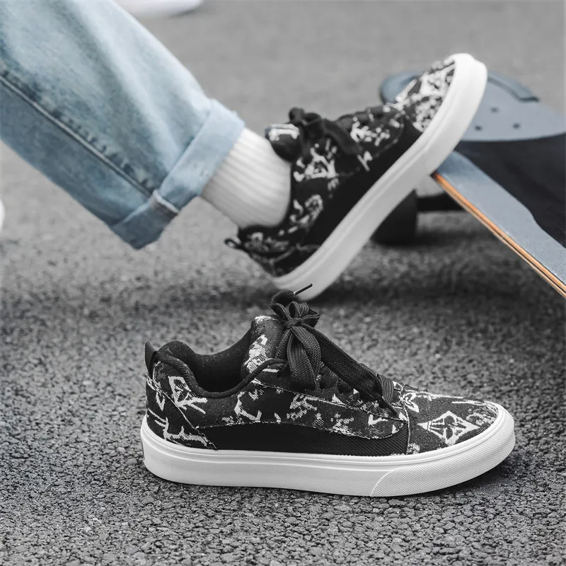 ROBINHOOD Coverage Anti Slip And Wear Resistant Lightweight Low Top Skateboard Shoes Unisex-3