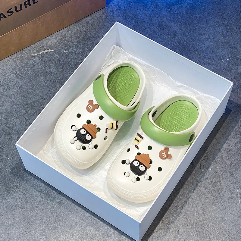 ROBINHOOD Clogs Women's-8