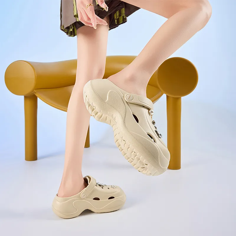 DAPHNE Clogs Women's-3