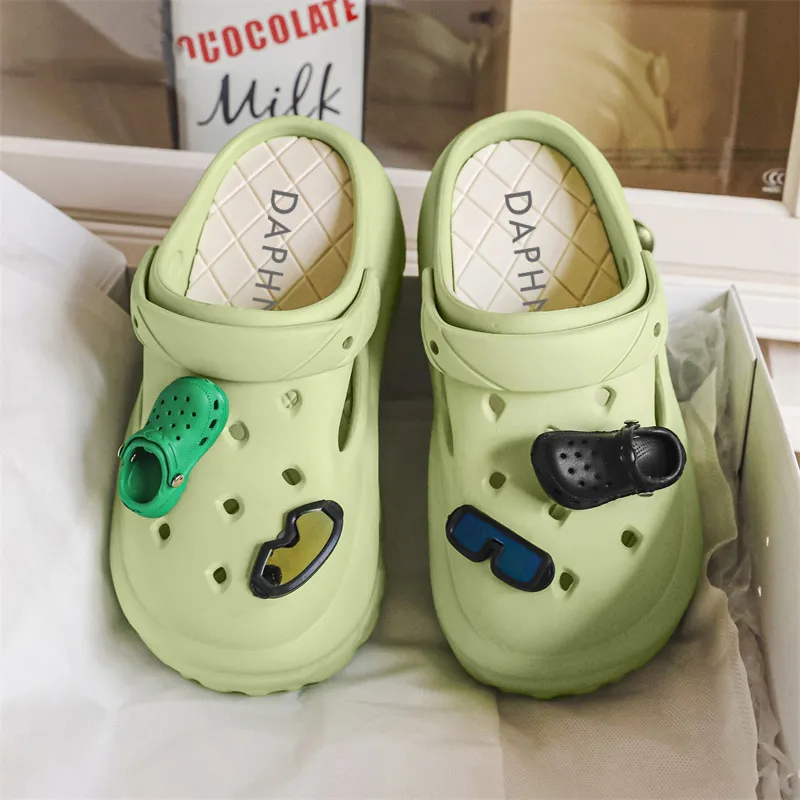 DAPHNE Clogs Women's Light Green-1