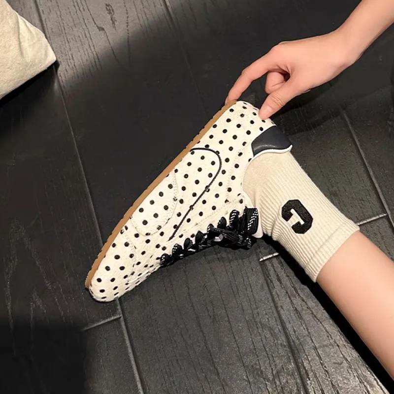 GULIA Low Top Casual Shoes Women's Reproduction Black White-4