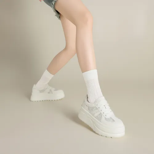FIVE PLUS Anti Slip Wear Resistant Low Top Skateboard Shoes Women's White